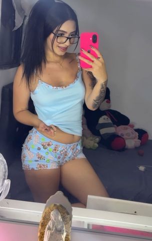 salome chatting from Colombia